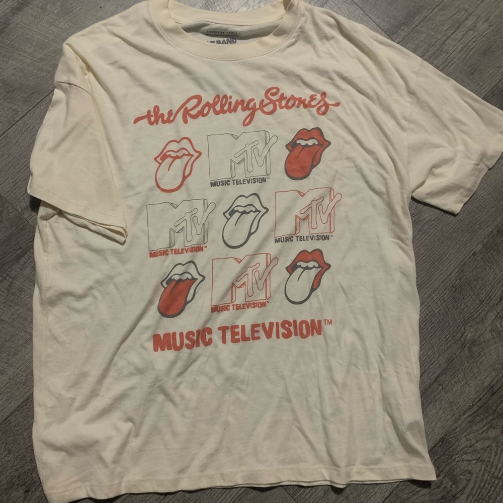 Graphic tee